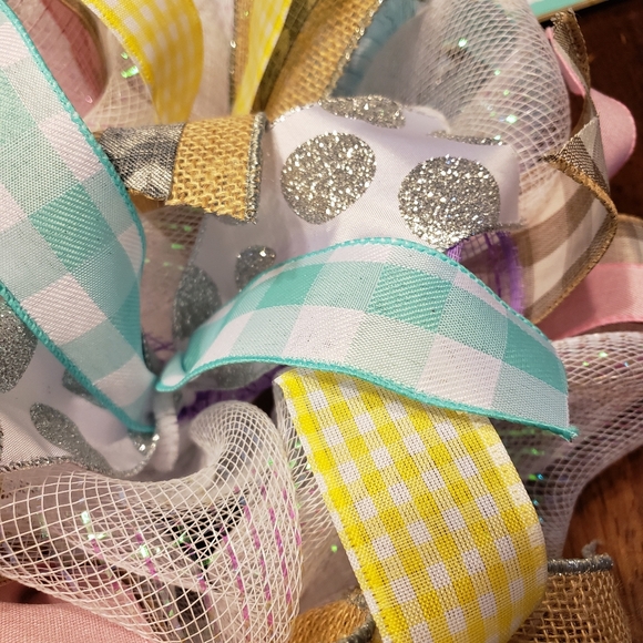 Hello Spring Wreath - Picture 3 of 6